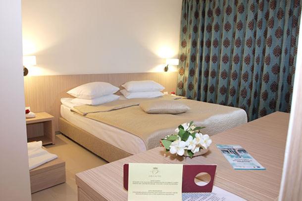 Hotel Sara Neptun Ngoại thất bức ảnh