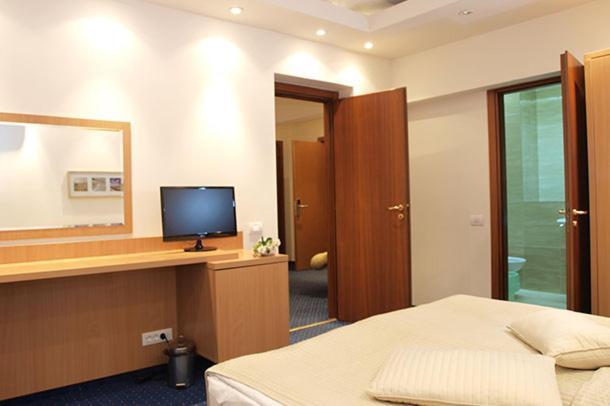 Hotel Sara Neptun Ngoại thất bức ảnh